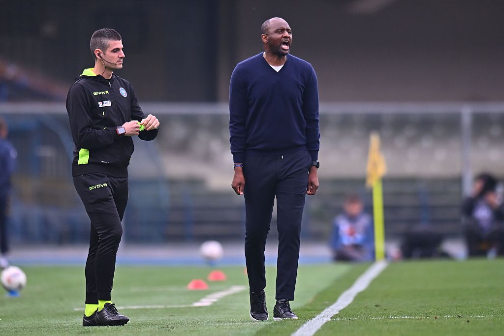 Seedorf su Vieira: “Percorso lungo e pregiudizi. Il merito deve prevalere”