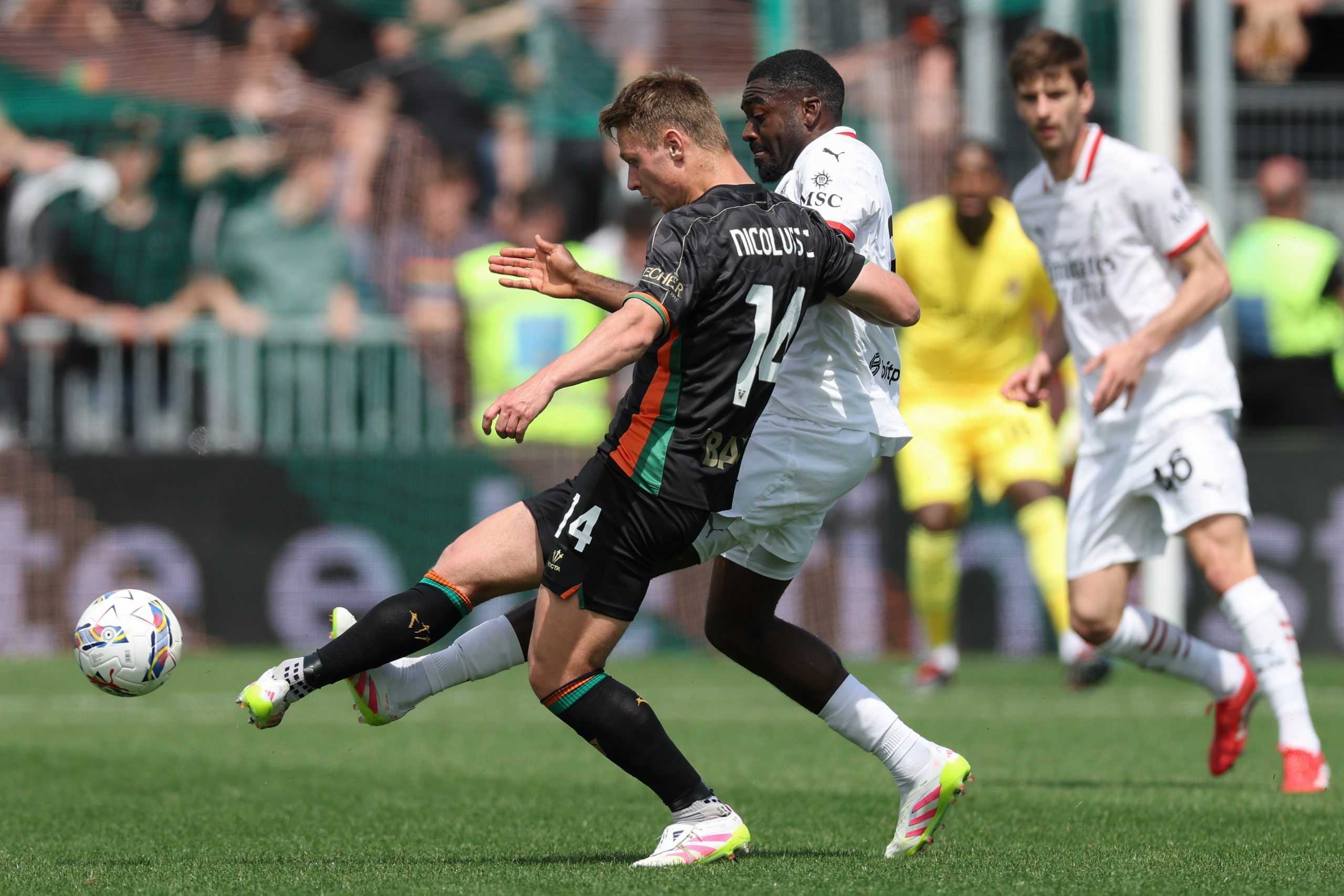 Nicolussi Caviglia nel mirino del Genoa: duello di mercato col Bologna