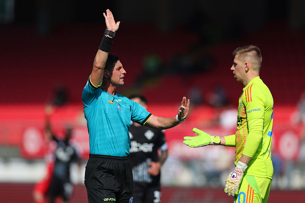 Genoa contro il tabù Collu: due sconfitte su due con l’arbitro sardo