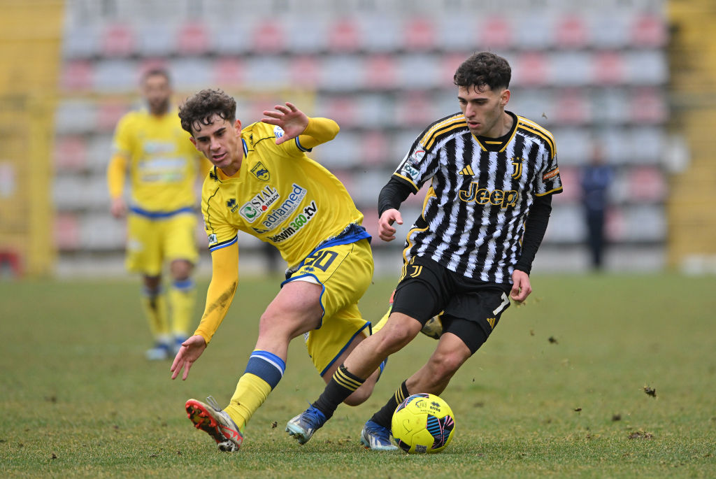 Genoa, Dagasso nel mirino: sfida al Cagliari e a club di B