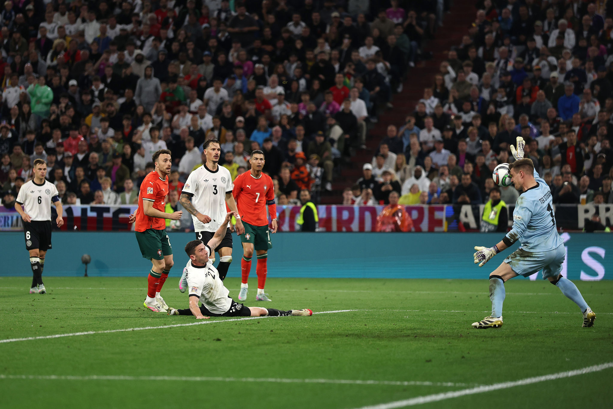 Diogo Jota, il Genoa si unisce al lutto che ha colpito il Liverpool e tutto il mondo del calcio