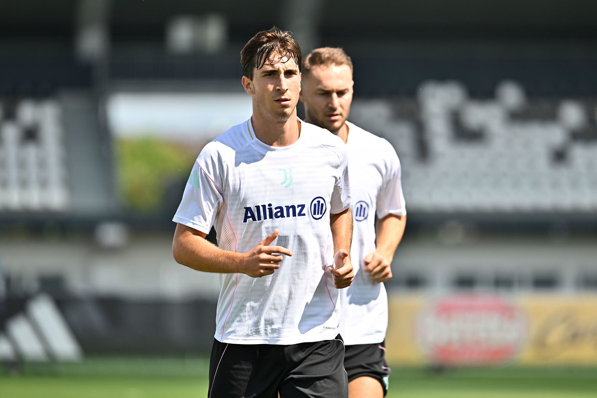 Iuliano: “Miretti, buon campionato col Genoa. La Juve ci punti”