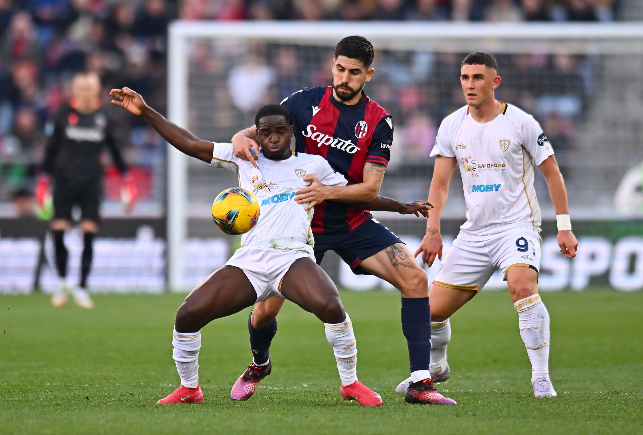 Genoa, sondaggio per Erlic: il difensore del Bologna è un obiettivo