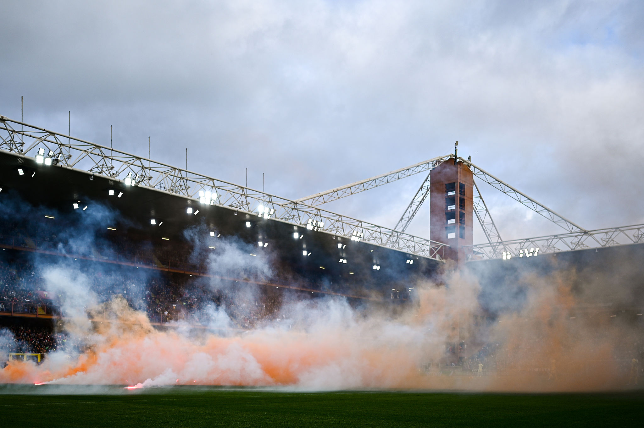 Il Genoa riabbraccia i tifosi al Signorini e prepara il debutto in Coppa Italia