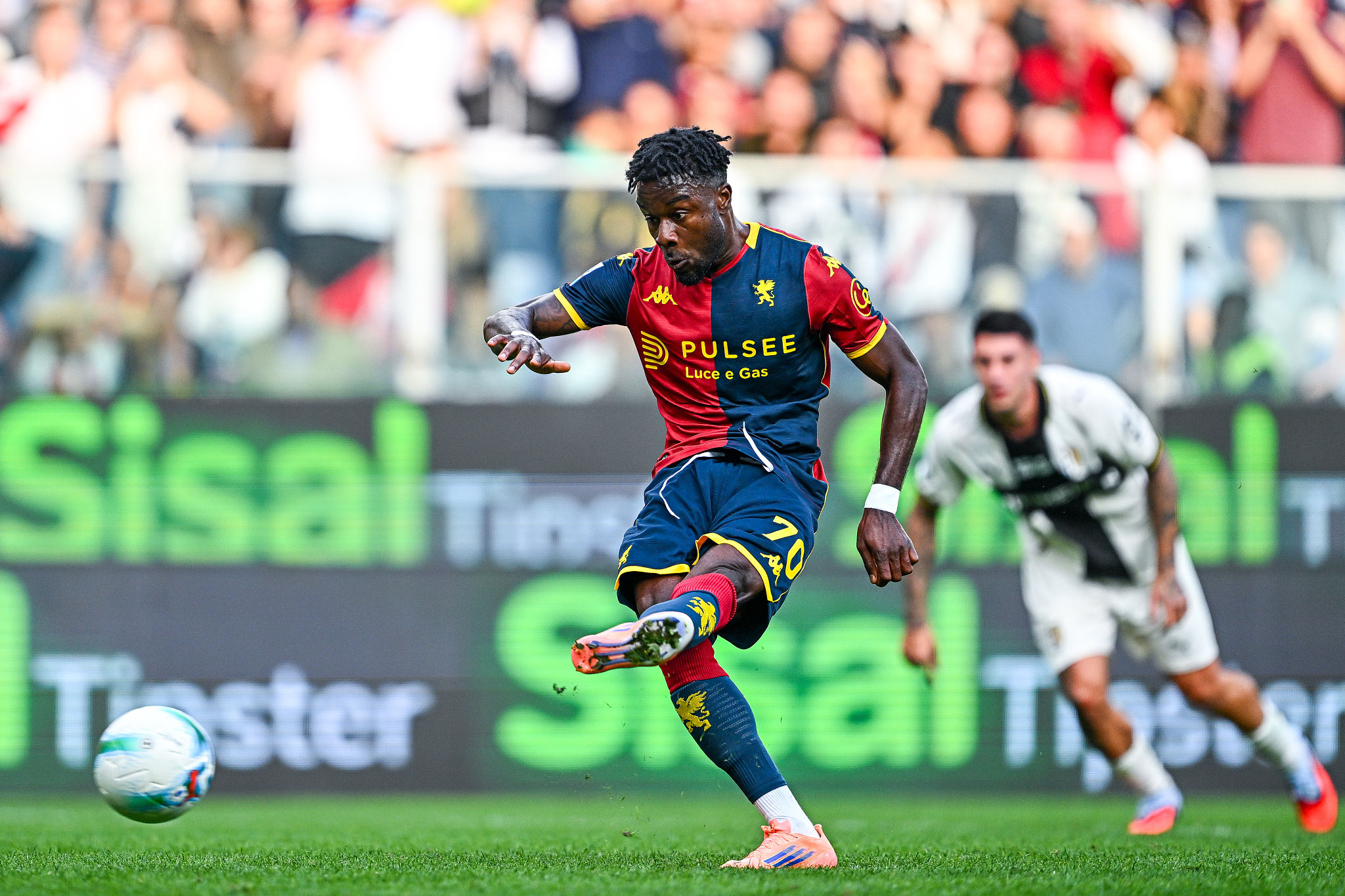 Genoa-Parma finisce 0-0. Cornet sbaglia un rigore al 96' e rinvia l'appuntamento con i tre punti