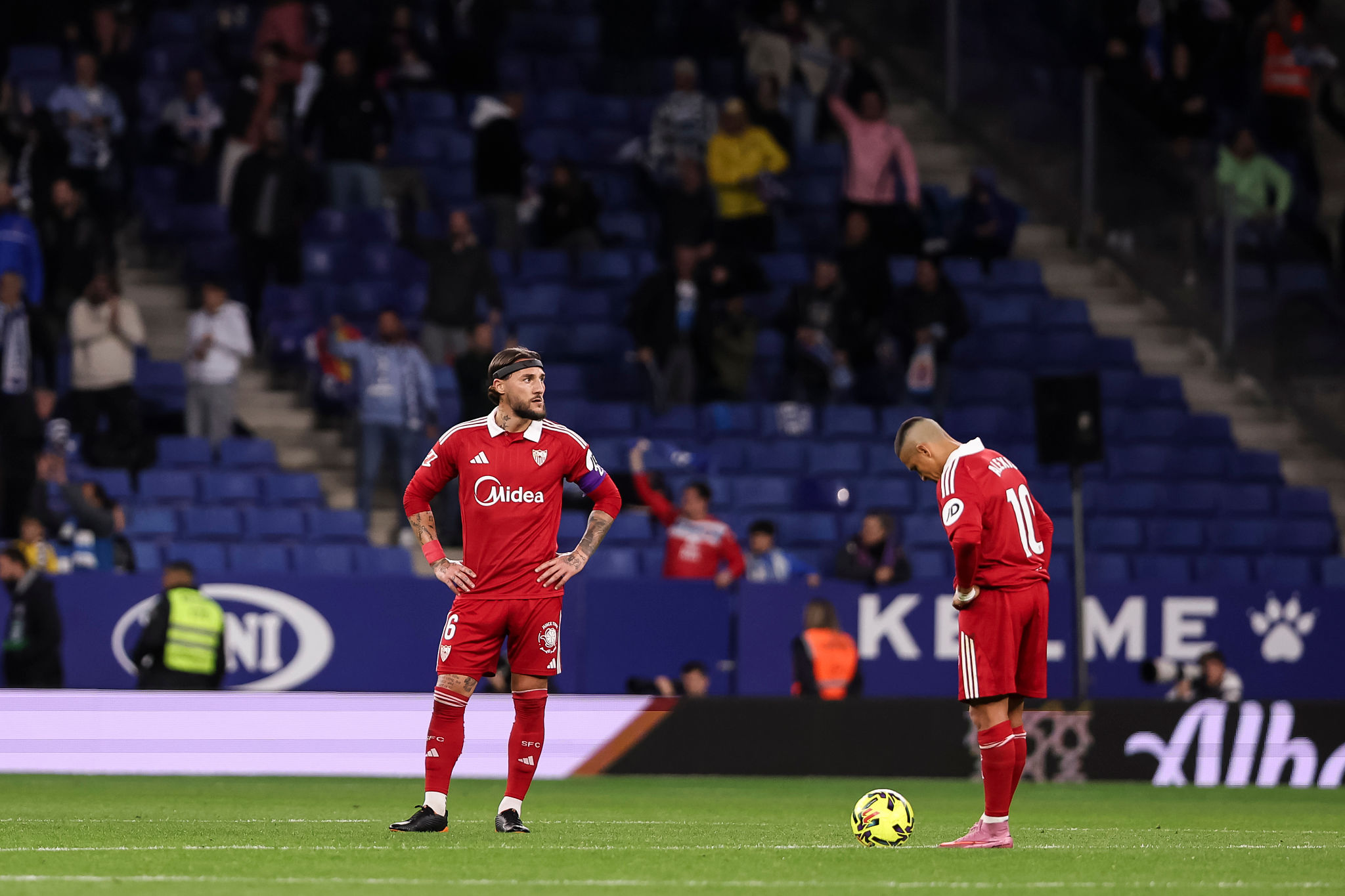 Gudelj nel mirino del Genoa: un capitano di esperienza per il centrocampo