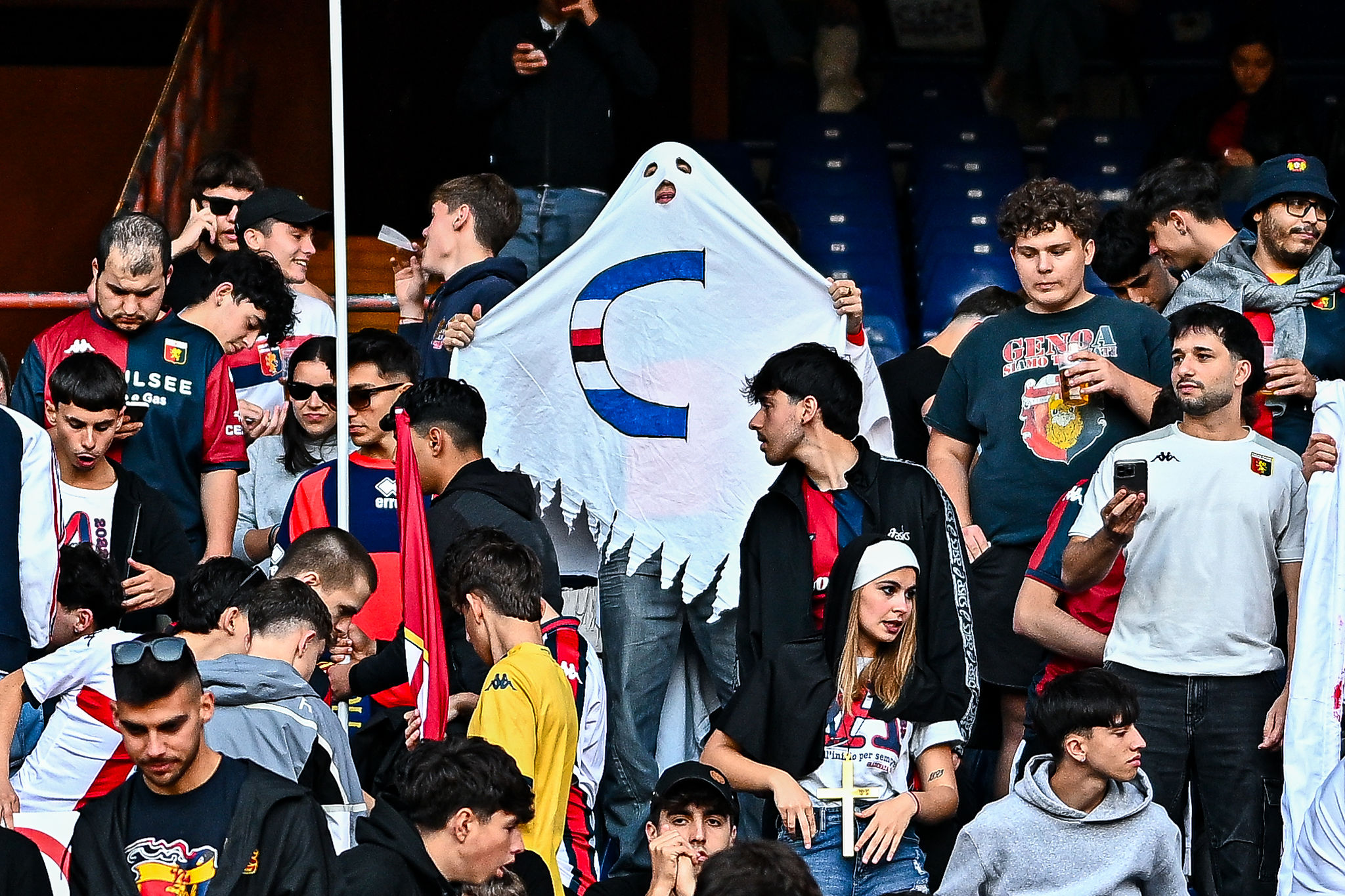 La Fossa dei Grifoni: il cuore pulsante della Nord che ha fatto la storia del tifo