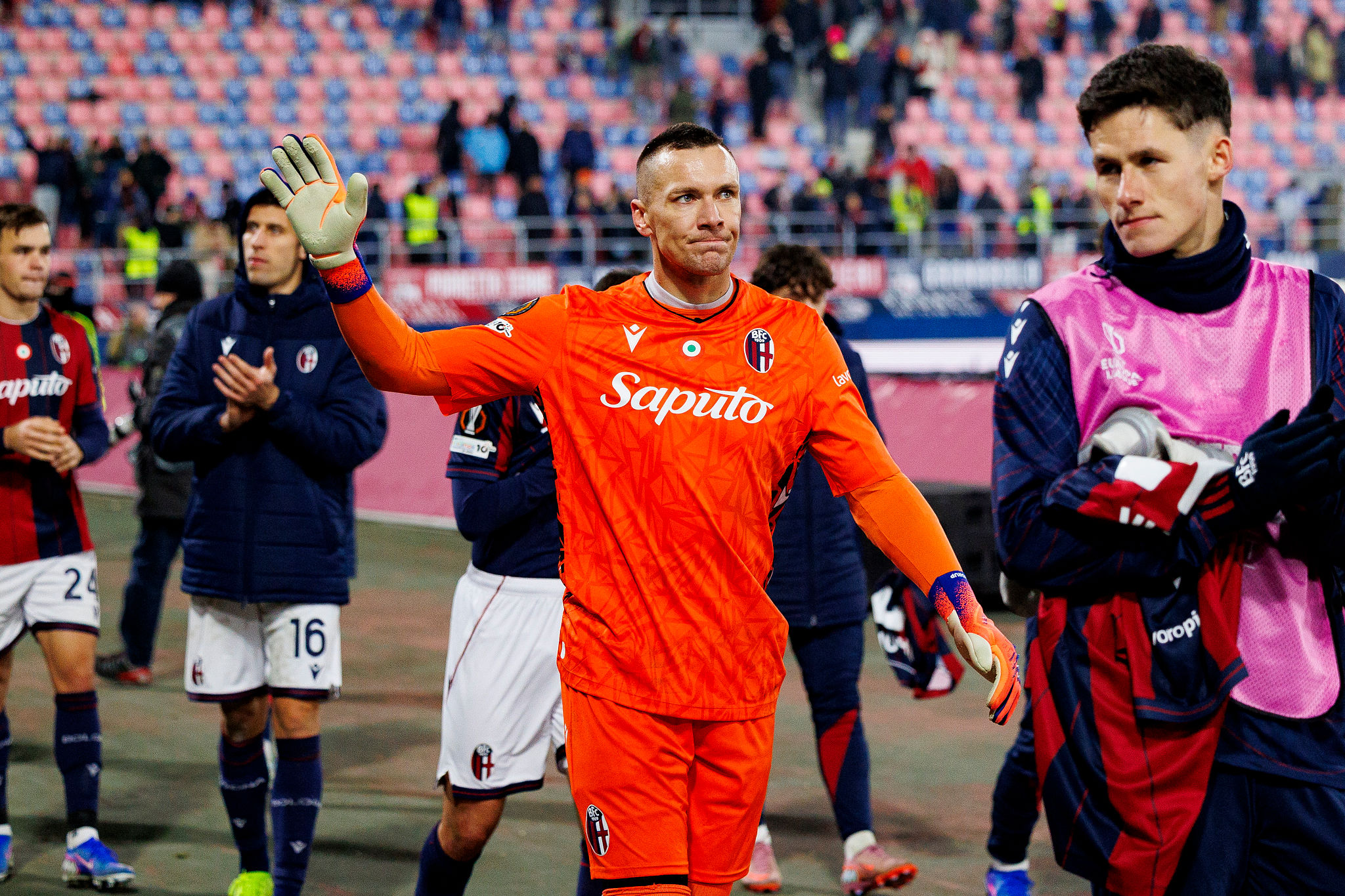 Tensione al Ferraris, espulso Skorupski in Genoa-Bologna: la ricostruzione dell'episodio