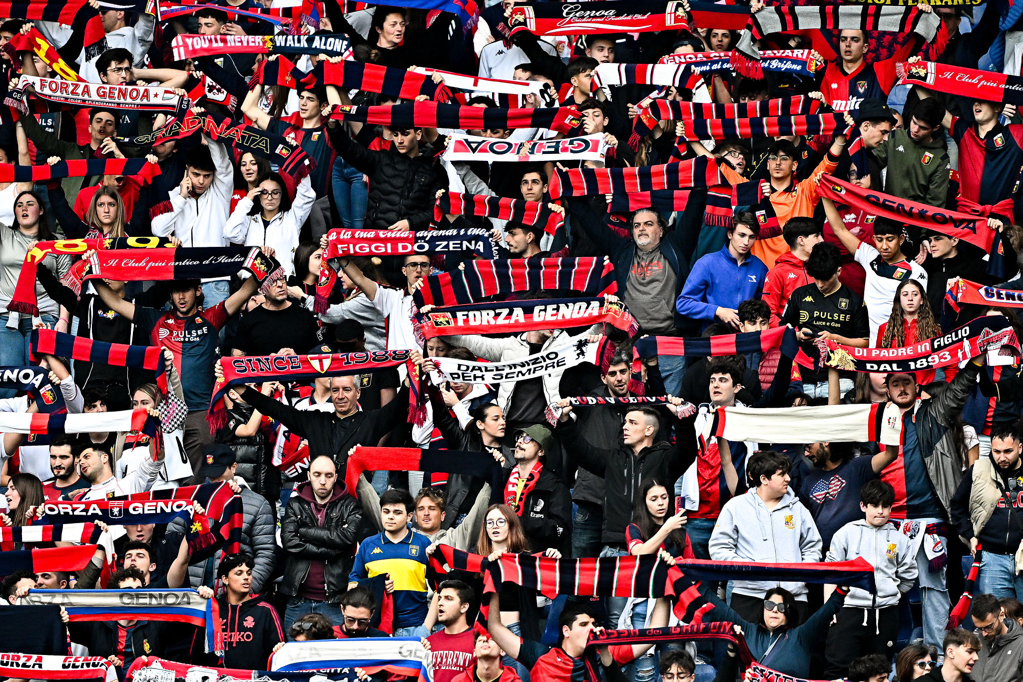 Parma-Genoa, trasferta vietata: i tifosi rossoblù si radunano a Pegli