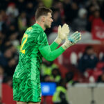 Bento vuole il Genoa: il portiere spinge per la Serie A nonostante l'offerta del West Ham