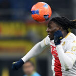 Tensione nel finale di Milan-Genoa: Maignan protesta ma se la cava con una multa