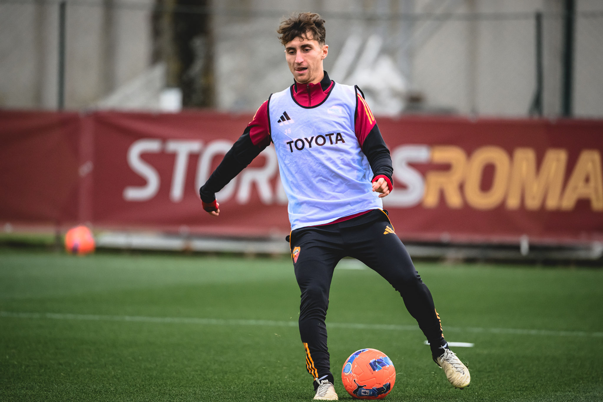 Baldanzi sbarca a Genova: “De Rossi decisivo per la scelta rossoblù”