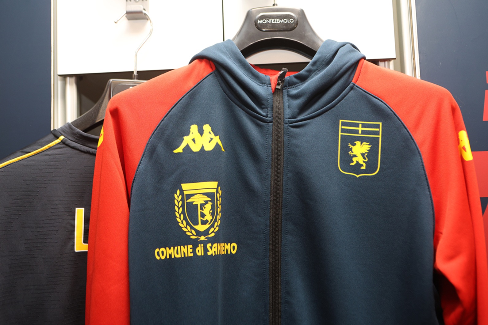 Ekuban a Sanremo per l’inaugurazione del Covo di Rolling Stone: il club lancia anche una maglia speciale