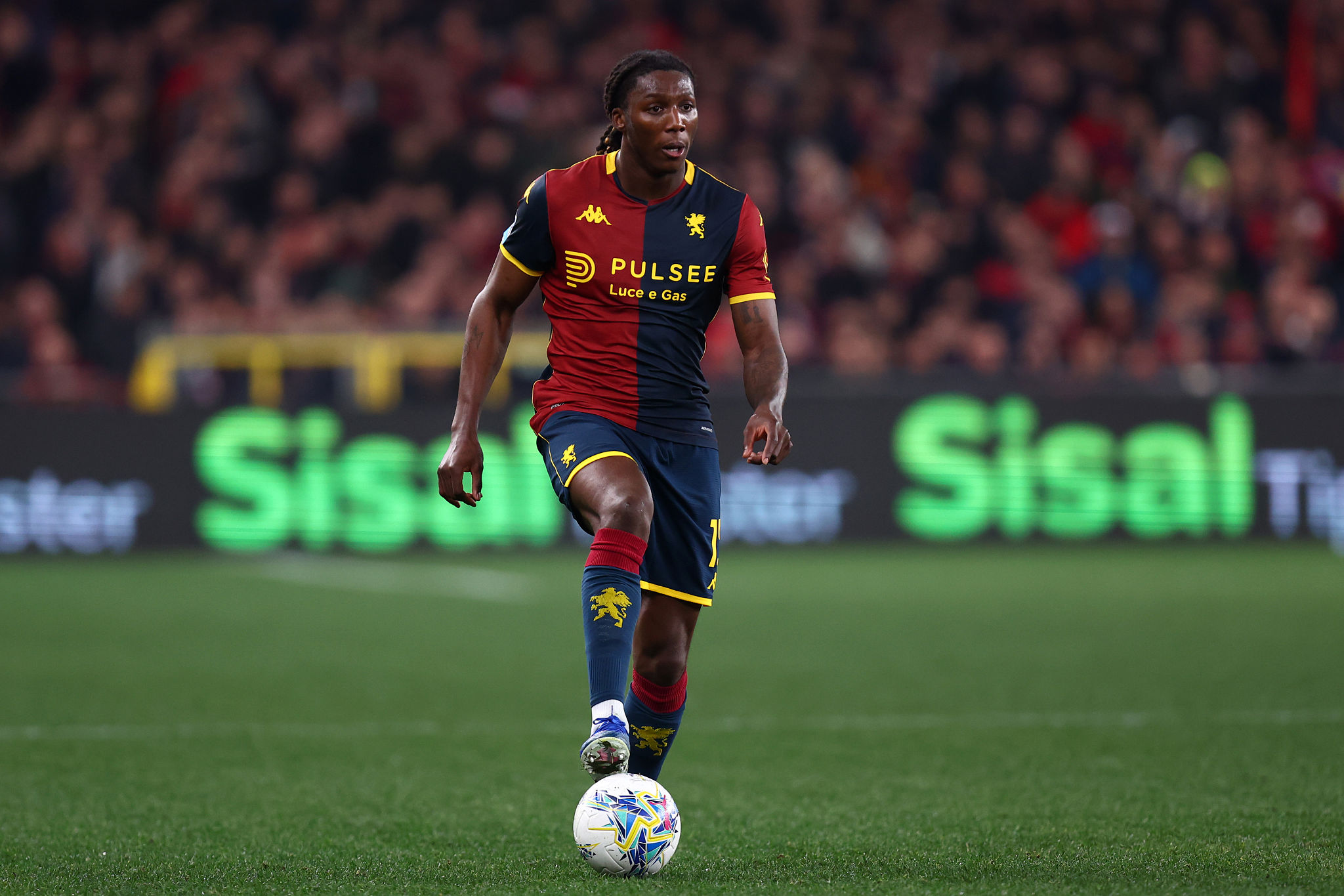 Norton-Cuffy, problema al flessore: il Genoa valuta le condizioni