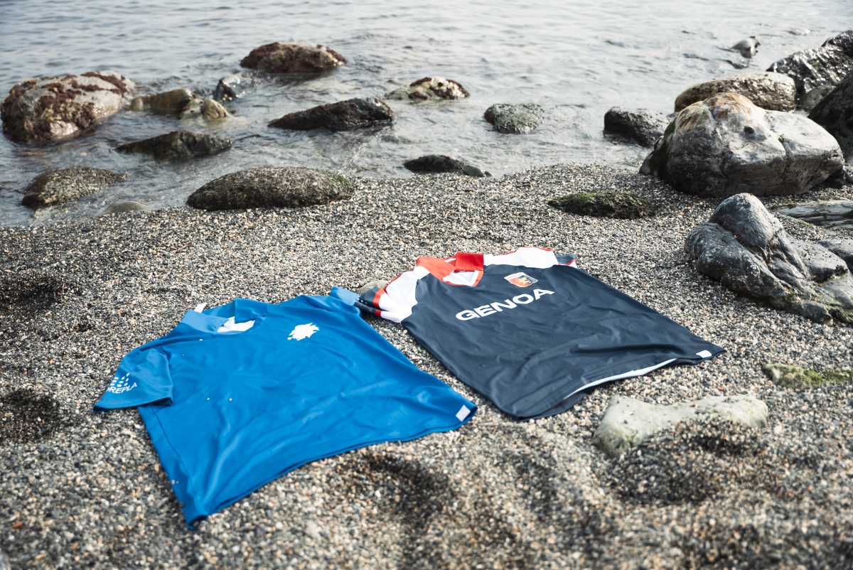Un derby per l'ambiente: il Genoa presenta la maglia in plastica riciclata