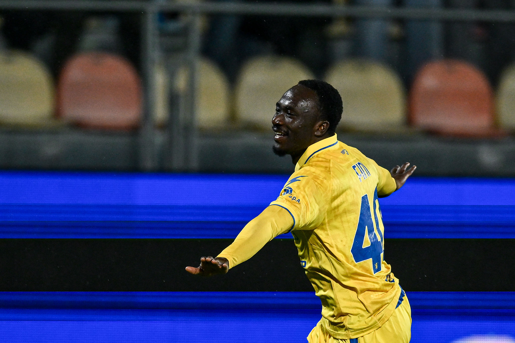 Fini brilla a Frosinone: gol, assist e un messaggio al Genoa