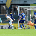 Ostigard di testa spinge il Genoa: la salvezza è a un passo