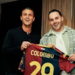 Ernia canta a Milano e Lorenzo Colombo lo tinge di rossoblù: il regalo