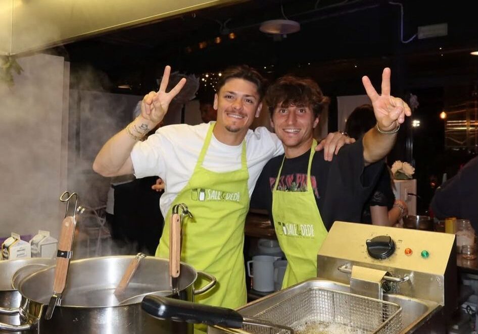 Genoa, che sfida ai fornelli: i giocatori si mettono alla prova in cucina