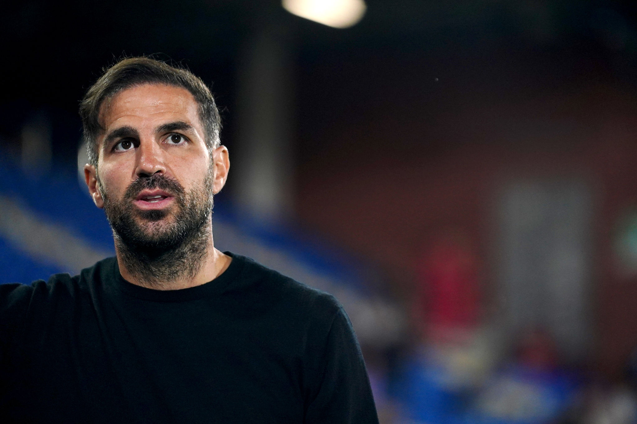 L’investitura di Fabregas: “Genoa da top 10, De Rossi farà una grande carriera”