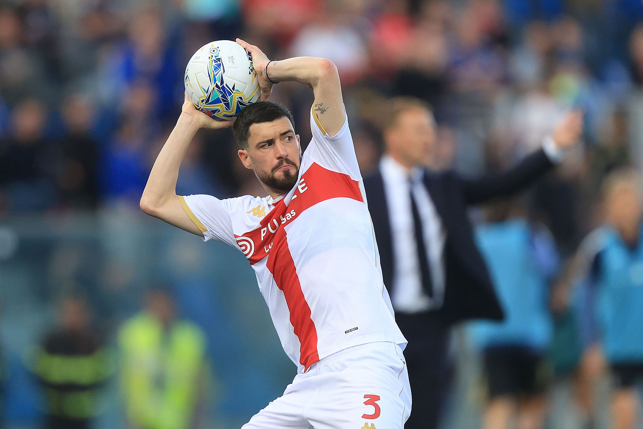 Aarón Martín compie 29 anni: il percorso del terzino spagnolo del Genoa