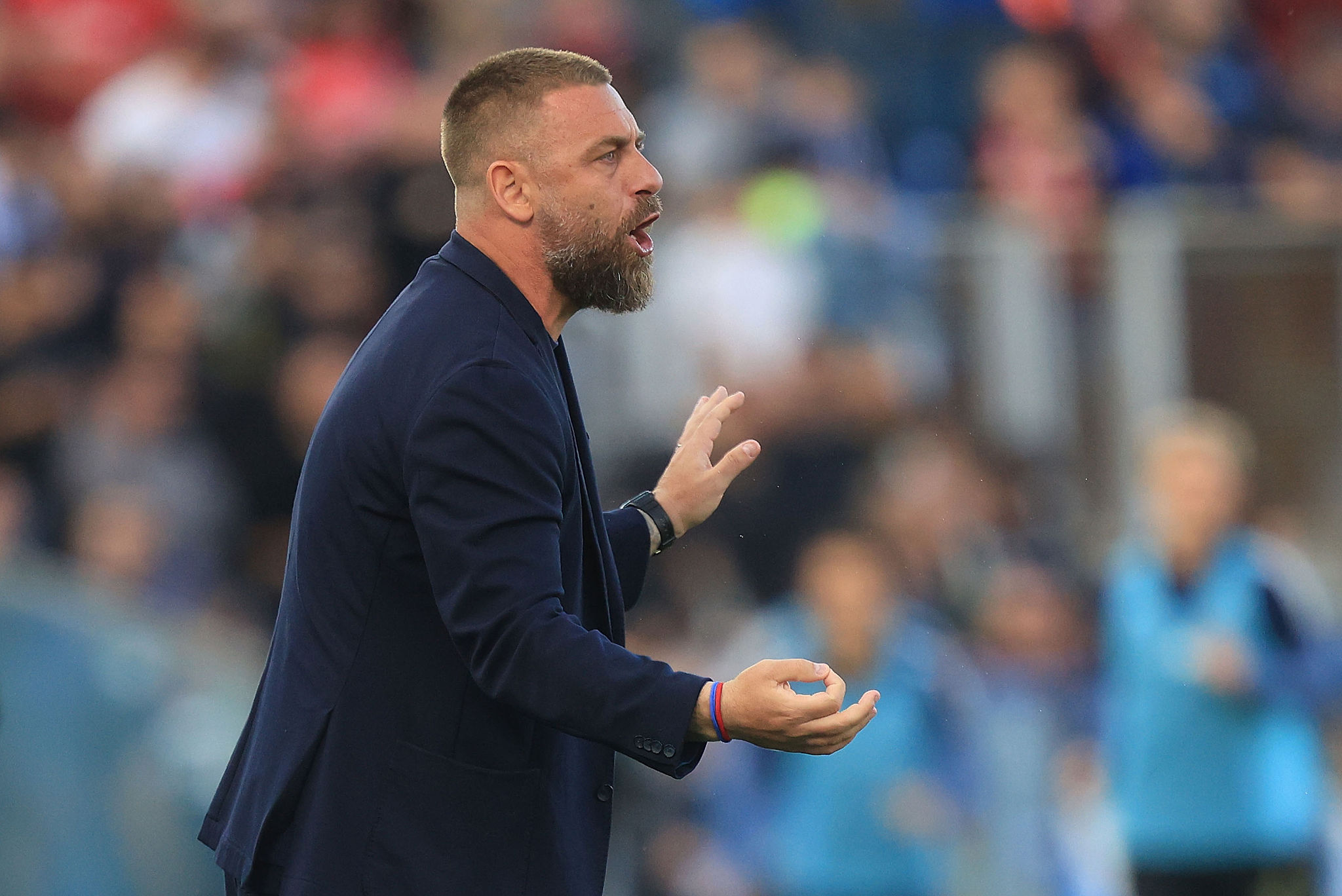 De Rossi avverte il Como: “Nessun tappeto rosso, siamo il Genoa”