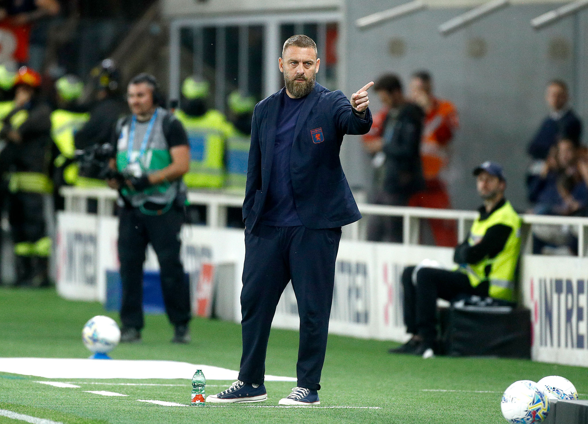 Genoa, De Rossi detta la linea: caccia agli esterni. E torna la suggestione El Shaarawy