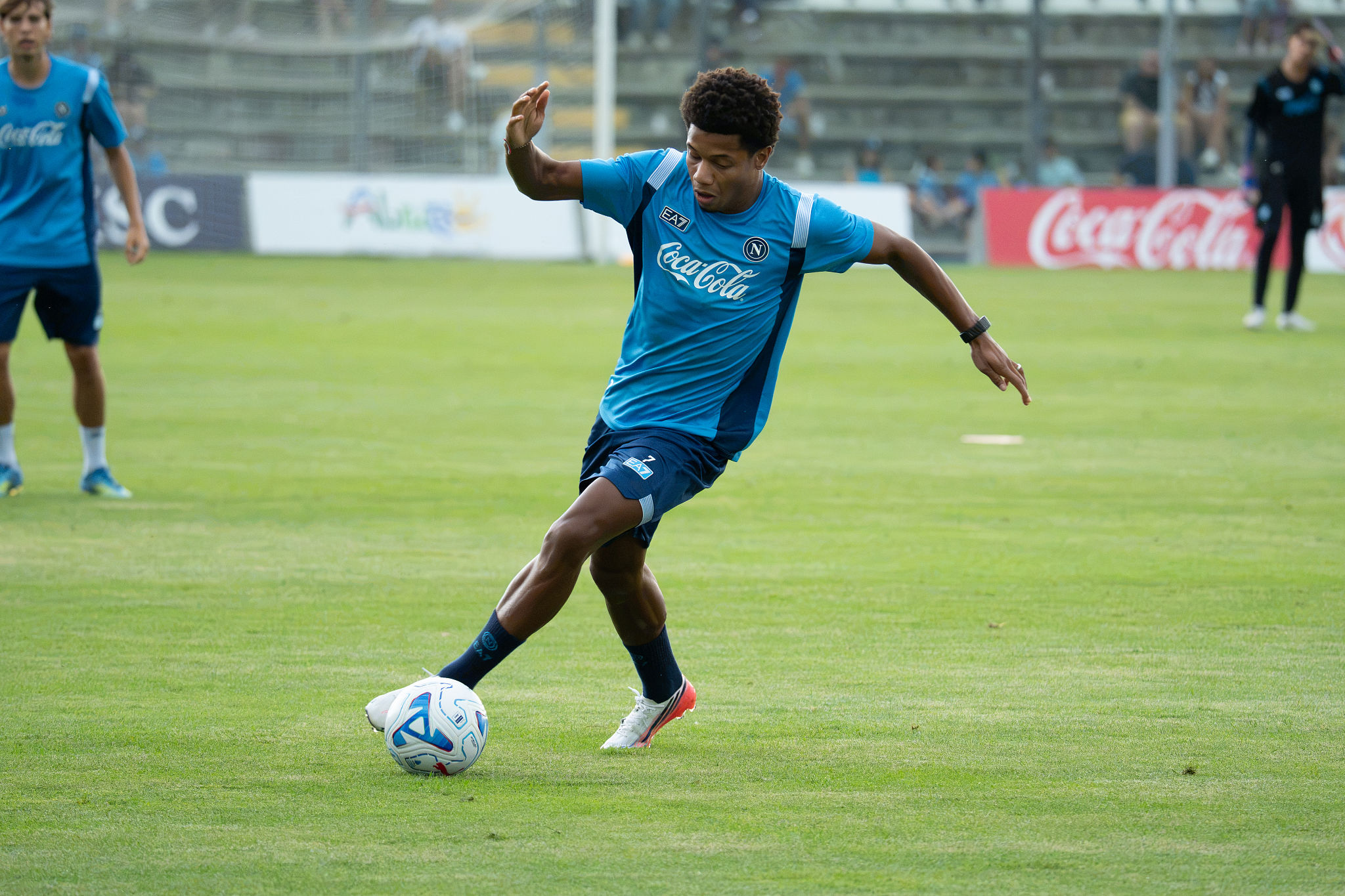 Napoli, David Neres non ci sarà contro il Genoa: si lavora per un rientro rapido